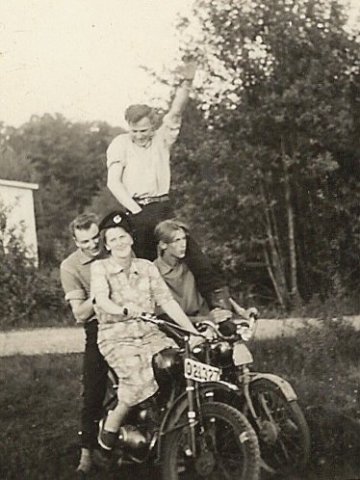 sc09hassungared1955_1.jpg