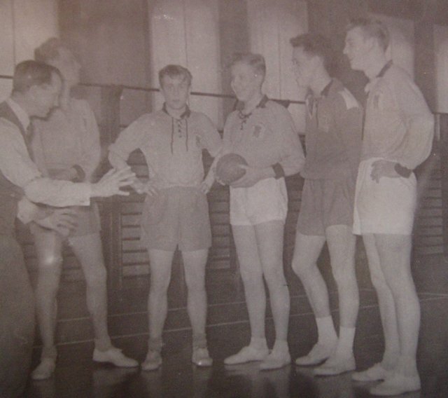 sv35pb050083katrinelundskorgbollslag.jpg