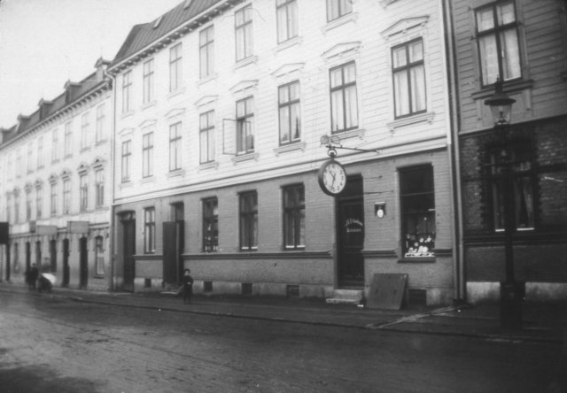iodia1531916ran_2.jpg