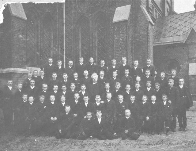 iodia931904kyrkoh_nihlenskonfirm.jpg