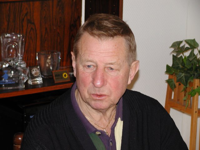 pb190094.jpg