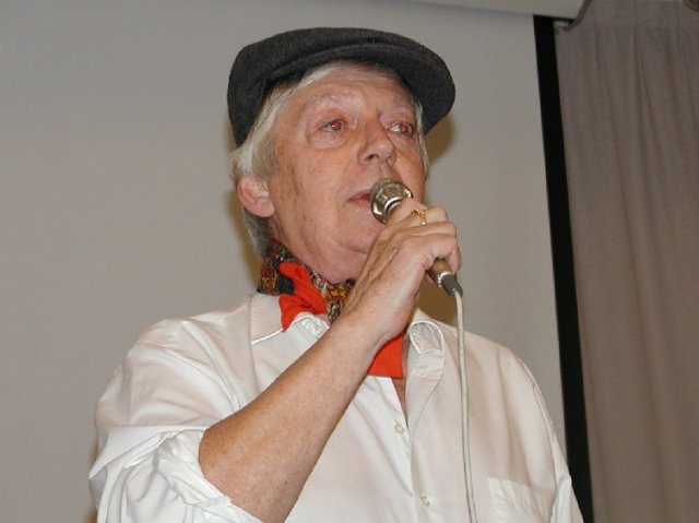 pb270053.jpg